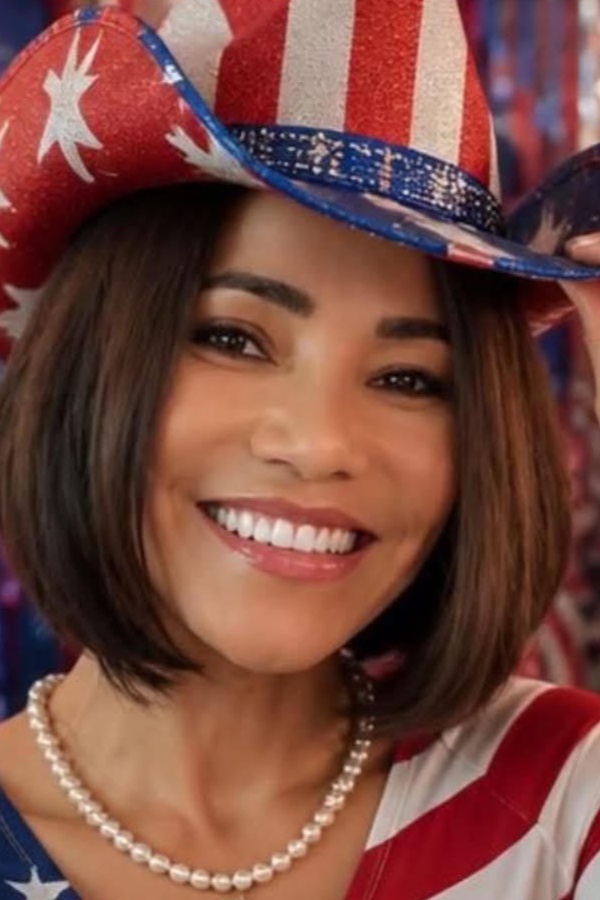 Cruise Brothers Travel Agent Myphuong "Samantha" Tran